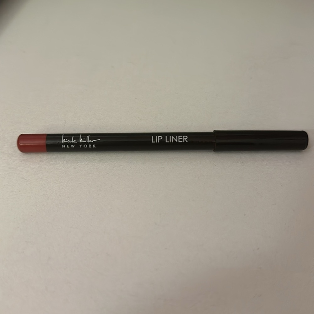 makeup - Picture 4 of 8